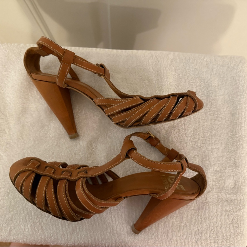 Gf Ferre Brown Fisherman Sandals